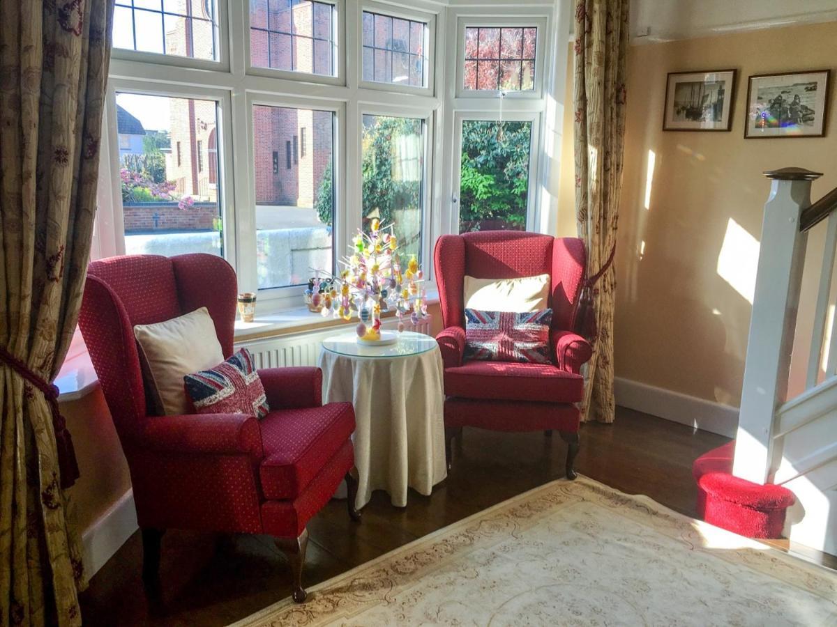 Cherry Tree House Bed & Breakfast บอร์นมัธ ภายนอก รูปภาพ